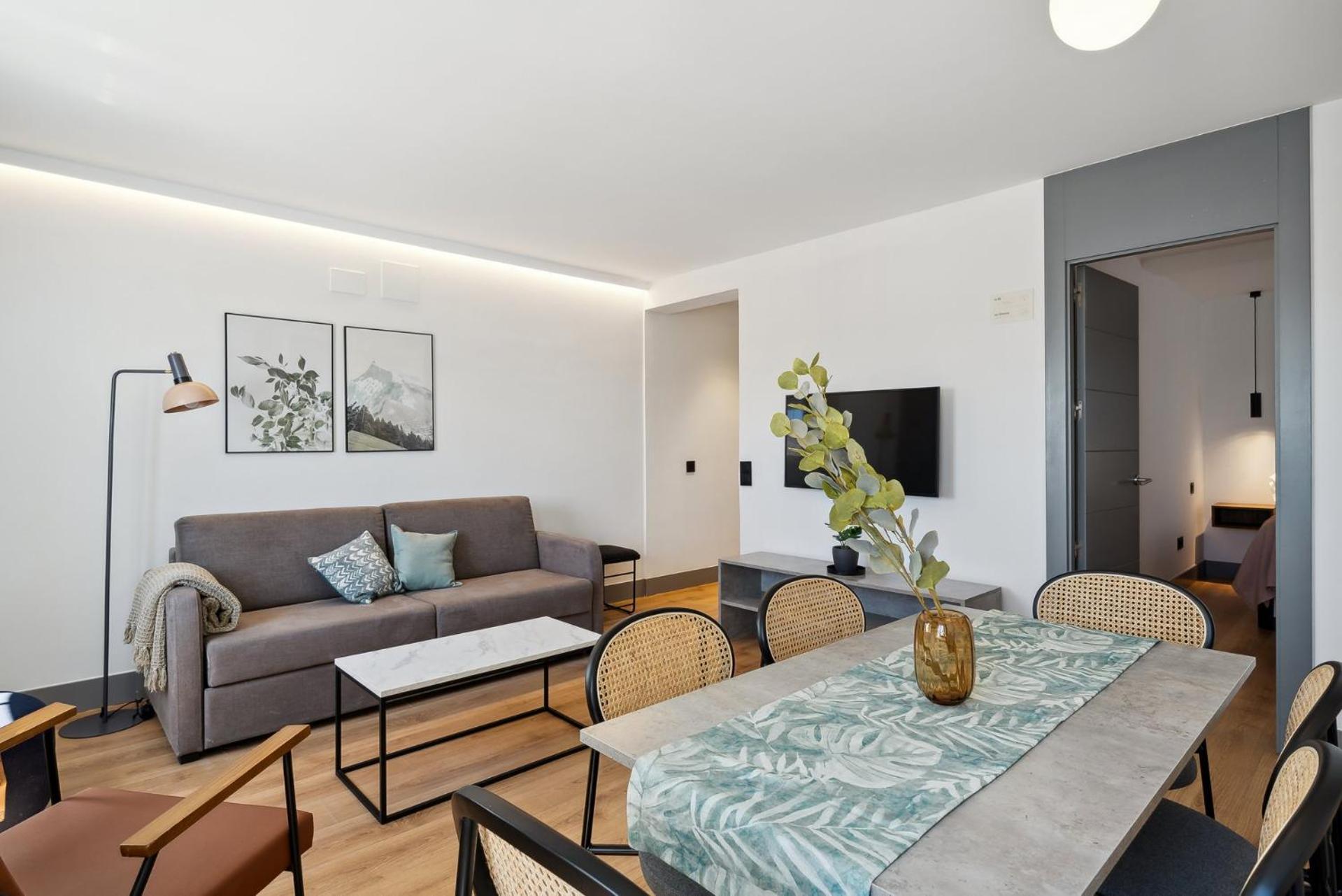 Limehome Madrid Calle De Santa Ana - Estancia Temporal Экстерьер фото