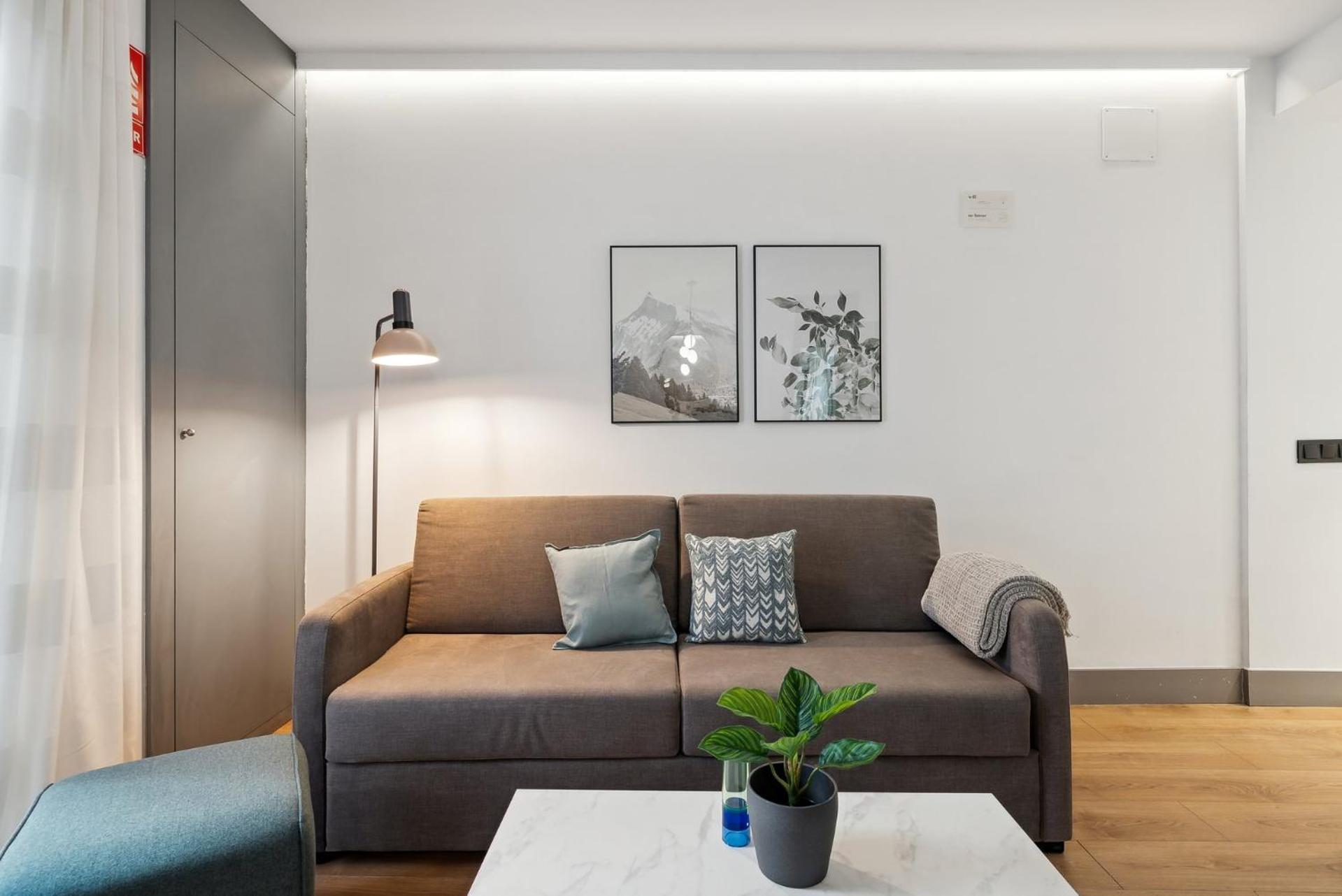Limehome Madrid Calle De Santa Ana - Estancia Temporal Экстерьер фото