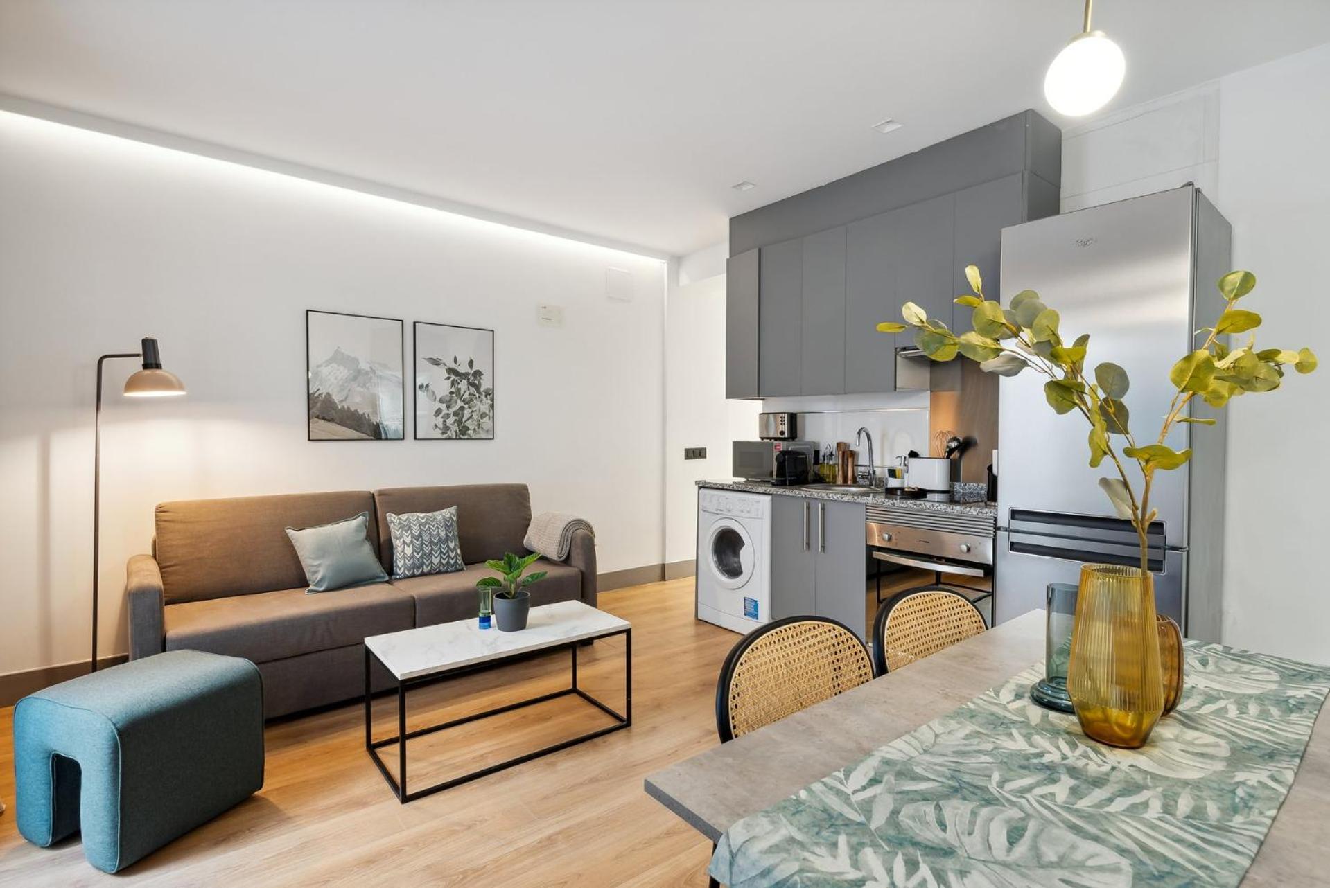 Limehome Madrid Calle De Santa Ana - Estancia Temporal Экстерьер фото