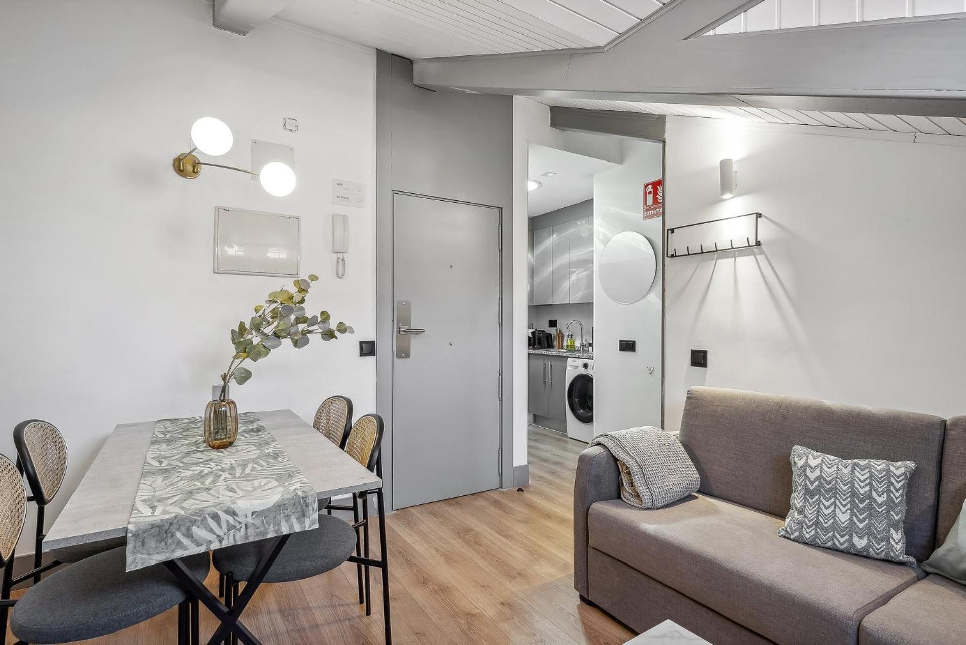 Limehome Madrid Calle De Santa Ana - Estancia Temporal Экстерьер фото